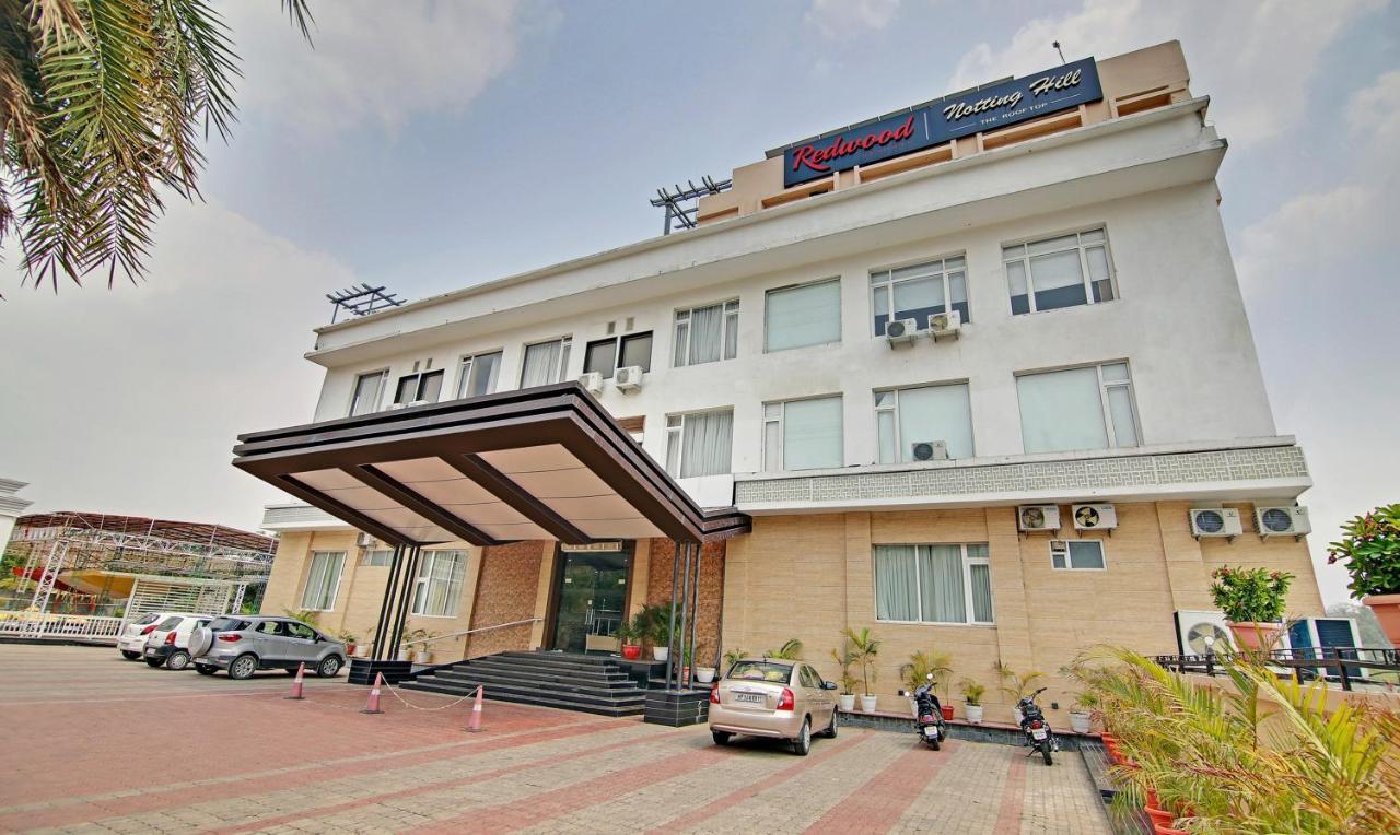 Redwood Resort Panchkula Ngoại thất bức ảnh