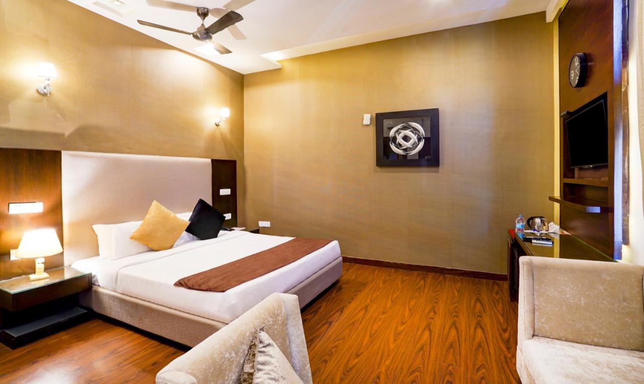 Redwood Resort Panchkula Ngoại thất bức ảnh